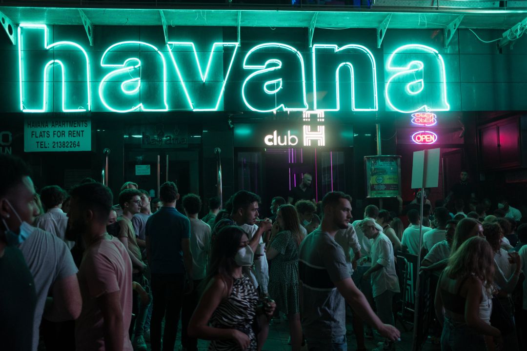 Más de 60 españoles, confinados en un hotel de Malta tras contagiarse de coronavirus Más de 60 españoles, confinados en un hotel de Malta tras contagiarse de coronavirus