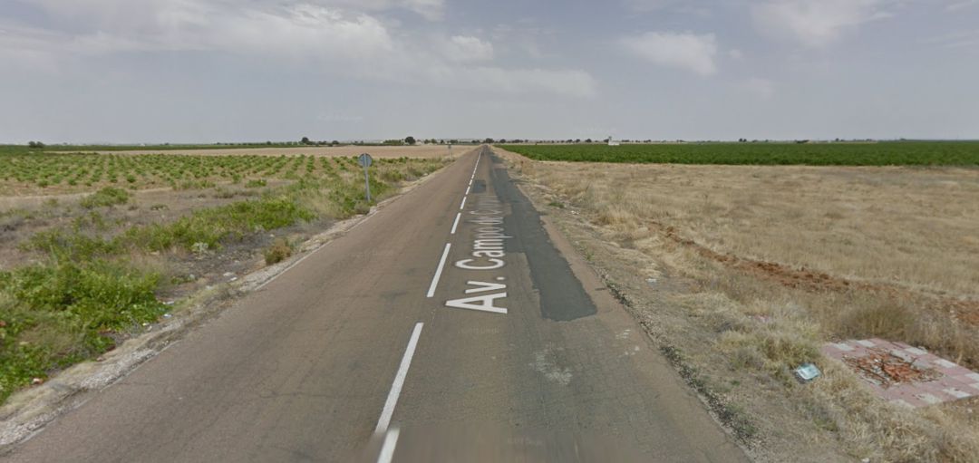 Carretera CR-1222 a su paso por Arenales de San Gregorio Carretera CR-1222 a su paso por Arenales de San Gregorio