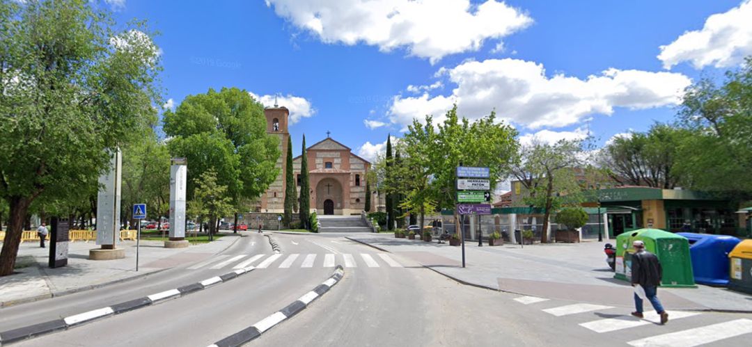 El Ayuntamiento de Pinto ha contratado a una empresa para hacer un estudio sobre malos olores en la localidad, a raiz de los causados por el vertido de lodos en una finca próxima. El Ayuntamiento de Pinto ha contratado a una empresa para hacer un estudio sobre malos olores en la localidad, a raiz de los causados por el vertido de lodos en una finca próxima.