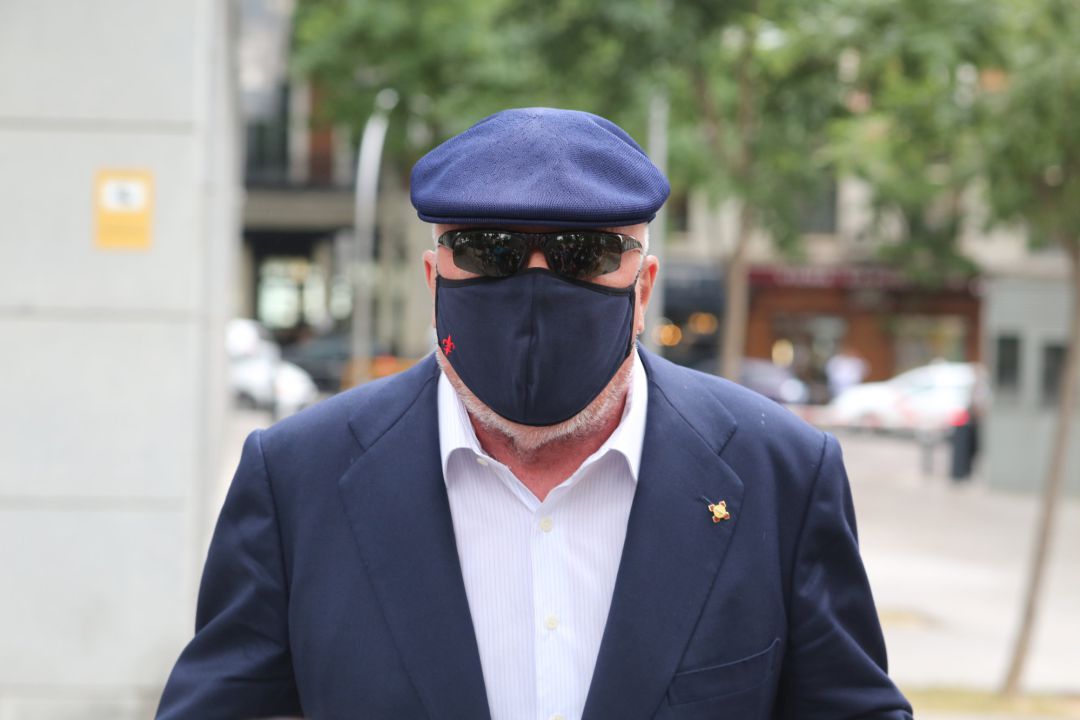 El comisario jubilado José Manuel Villarejo tras salir de la Audiencia Nacional para declarar en un juicio por una pieza del caso 'Tándem', el pasado 6 de julio. El comisario jubilado José Manuel Villarejo tras salir de la Audiencia Nacional para declarar en un juicio por una pieza del caso 'Tándem', el pasado 6 de julio.