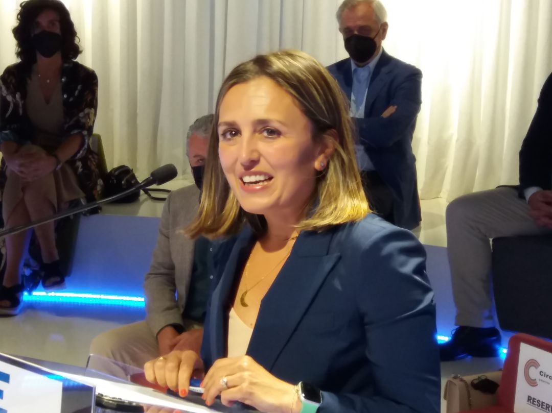 María Calvo da su discurso tras ser proclamada presidenta de la Federación Asturiana de Empresarios María Calvo da su discurso tras ser proclamada presidenta de la Federación Asturiana de Empresarios