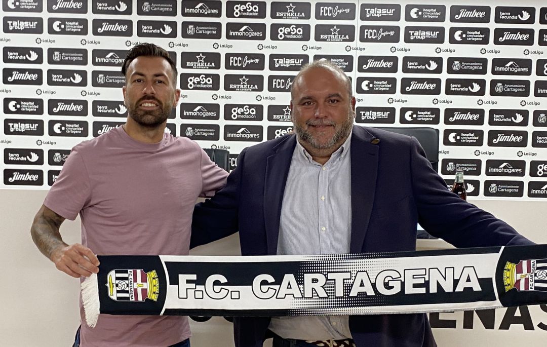 Antonio Luna junto al director deportivo, Manolo Sánchez Breis Antonio Luna junto al director deportivo, Manolo Sánchez Breis