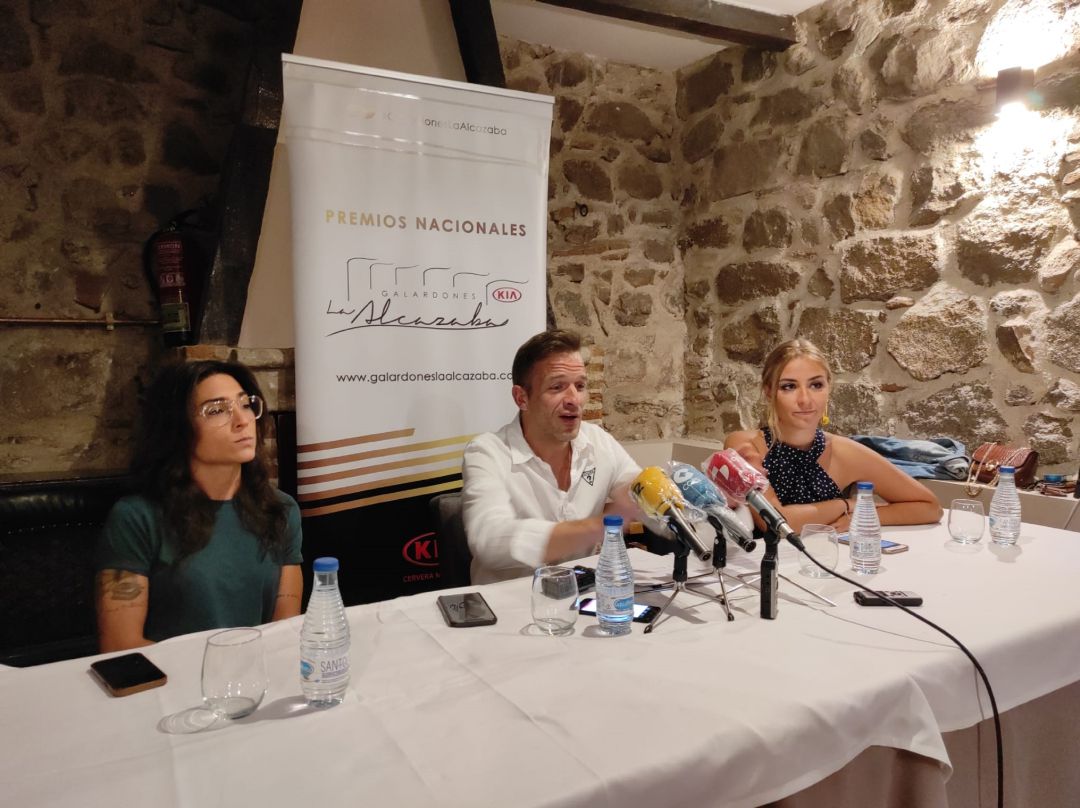 La organización de Los Galardones La Alcazaba-Kia, representada por Woody, Marta Martín y Tatiana Ballesteros, anuncian para el 30 de agosto la celebración de los premios Alcazaba La organización de Los Galardones La Alcazaba-Kia, representada por Woody, Marta Martín y Tatiana Ballesteros, anuncian para el 30 de agosto la celebración de los premios Alcazaba