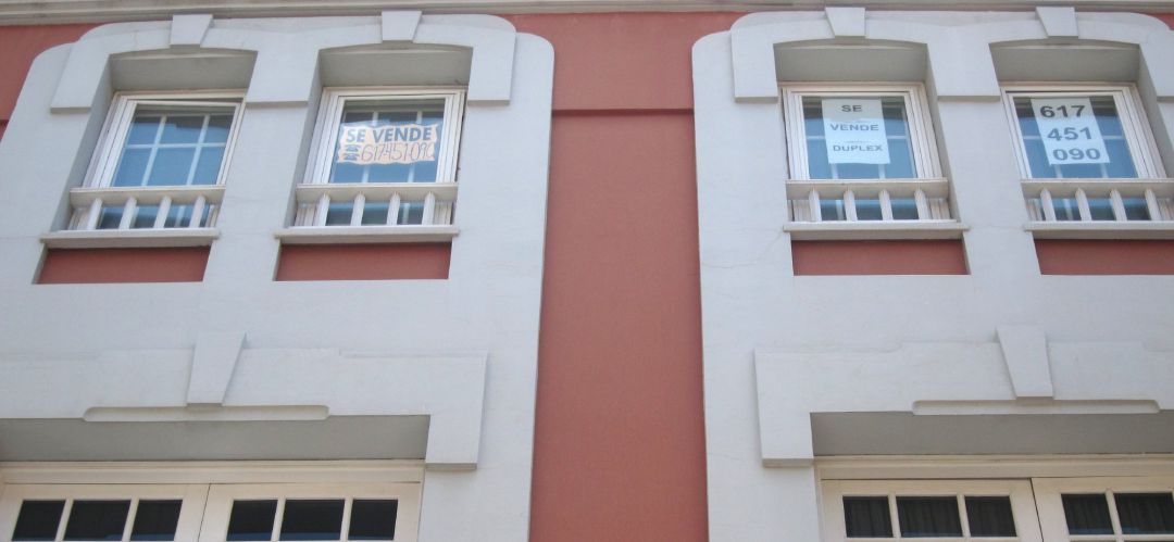 Un edificio con varios pisos en venta Un edificio con varios pisos en venta