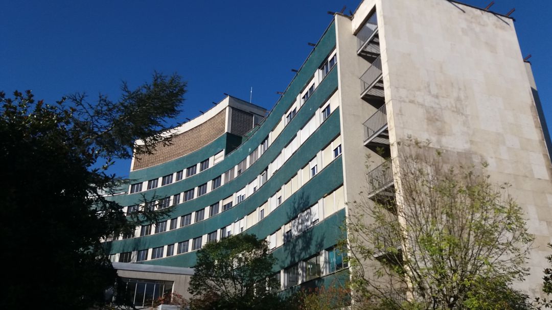 Edificio de Maternidad en el recinto del antiguo HUCA, en El Cristo Edificio de Maternidad en el recinto del antiguo HUCA, en El Cristo