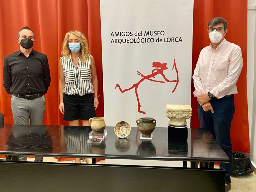 El Museo Arqueológico de Lorca cuenta con cinco nuevas piezas restauradas procedentes de las excavaciones de la judería de Lorca. El Museo Arqueológico de Lorca cuenta con cinco nuevas piezas restauradas procedentes de las excavaciones de la judería de Lorca.