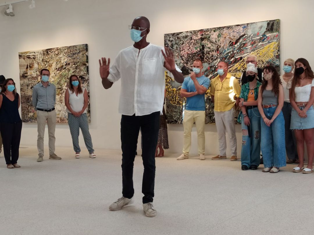 Mark Bradford en la presentació de la seva exposició a Hauser&Wirth Menorca Mark Bradford en la presentació de la seva exposició a Hauser&Wirth Menorca