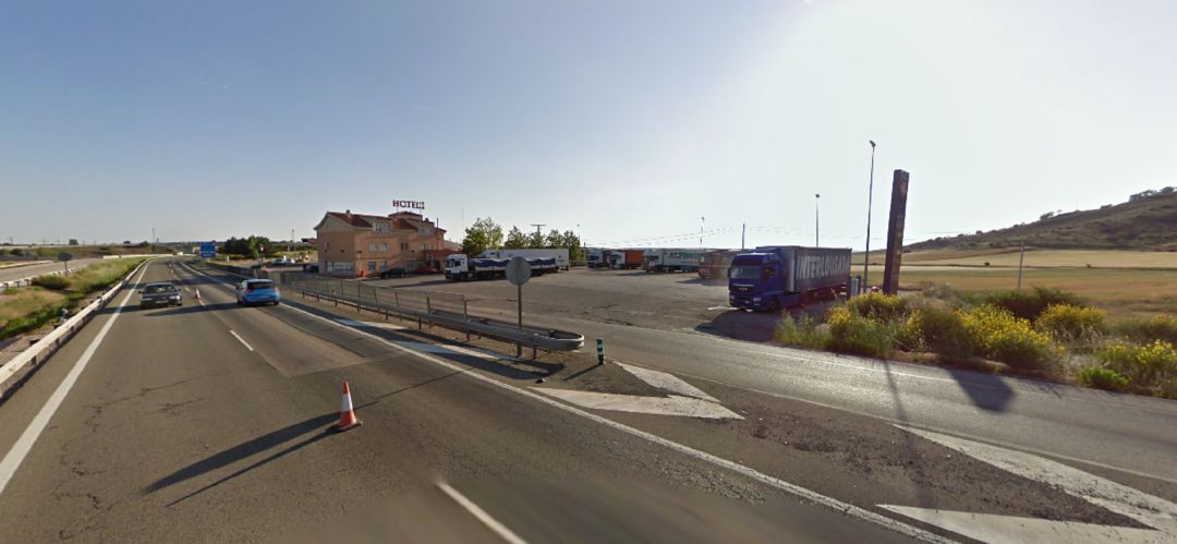 Varios camiones estacionados en la A-2 en Soria Varios camiones estacionados en la A-2 en Soria