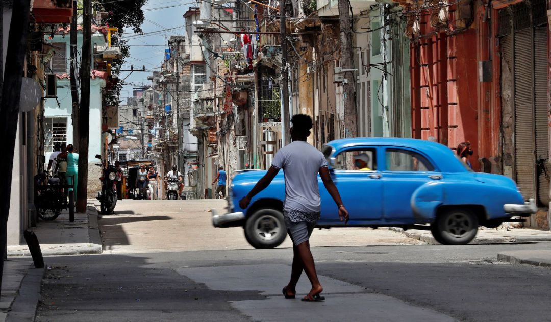 La Isla se mantiene en una tensa calma con presencia policial en las calles, días después de que masivas protestas antigubernamentales sacudieran el país. La Isla se mantiene en una tensa calma con presencia policial en las calles, días después de que masivas protestas antigubernamentales sacudieran el país.