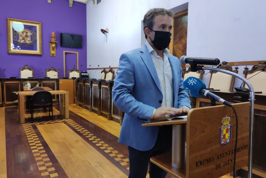El alcalde de Jaén, Julio Millán, se ha mostrado convencido durante una comparecencia pública que Matinsreg lleva el nombre de "la corrupción del PP" El alcalde de Jaén, Julio Millán, se ha mostrado convencido durante una comparecencia pública que Matinsreg lleva el nombre de "la corrupción del PP"