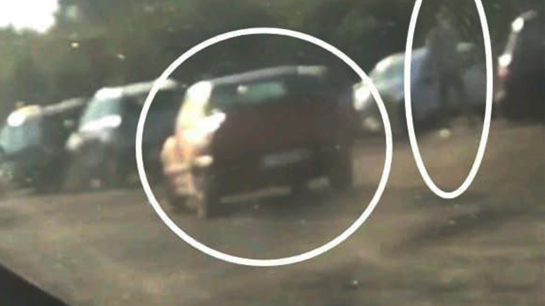 La Policía Local de Lugo denuncia a un joven por conducción temeraria y a su padre por grabarlo con un móvil. La Policía Local de Lugo denuncia a un joven por conducción temeraria y a su padre por grabarlo con un móvil.
