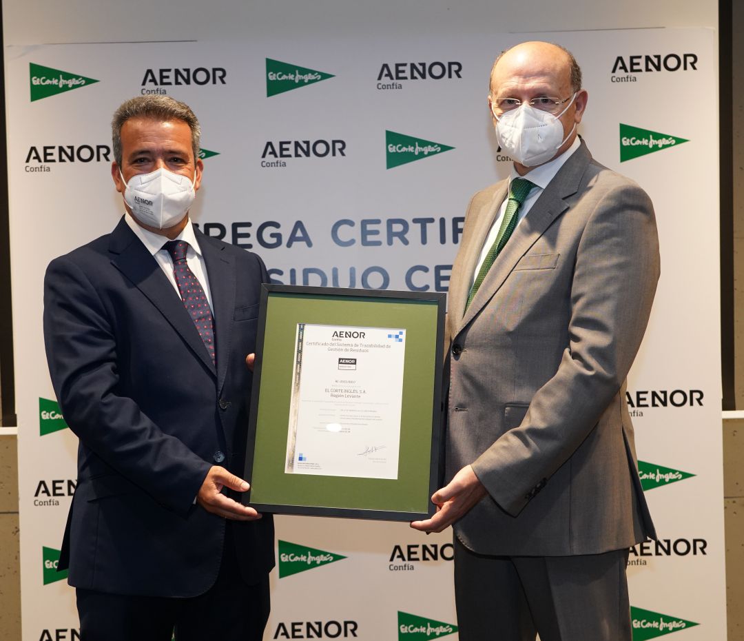 El Corte Inglés consigue la certificación AENOR de "Residuo Cero" para todos sus centros de la Región El Corte Inglés consigue la certificación AENOR de "Residuo Cero" para todos sus centros de la Región