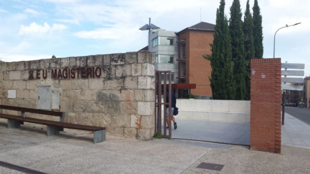 Escuela de Magisterio de Guadalajara Escuela de Magisterio de Guadalajara
