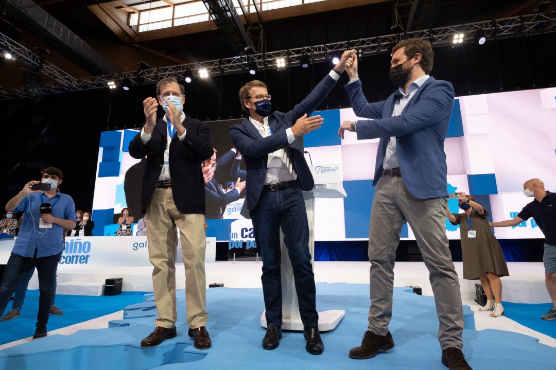 El expresidente del Gobierno Mariano Rajoy; el presidente de la Xunta y del Partido Popular en Galicia, Alberto Núñez Feijoo, y el presidente del PP, Pablo Casado, en el 17 Congreso del PP de Galicia El expresidente del Gobierno Mariano Rajoy; el presidente de la Xunta y del Partido Popular en Galicia, Alberto Núñez Feijoo, y el presidente del PP, Pablo Casado, en el 17 Congreso del PP de Galicia
