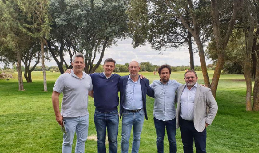 Responsables de ambos clubes Responsables de ambos clubes