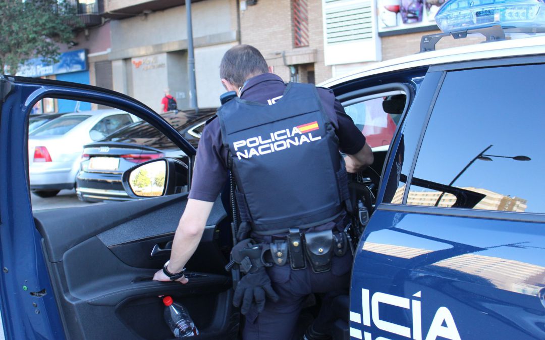 Imagen de un agente de Policía Nacional Imagen de un agente de Policía Nacional