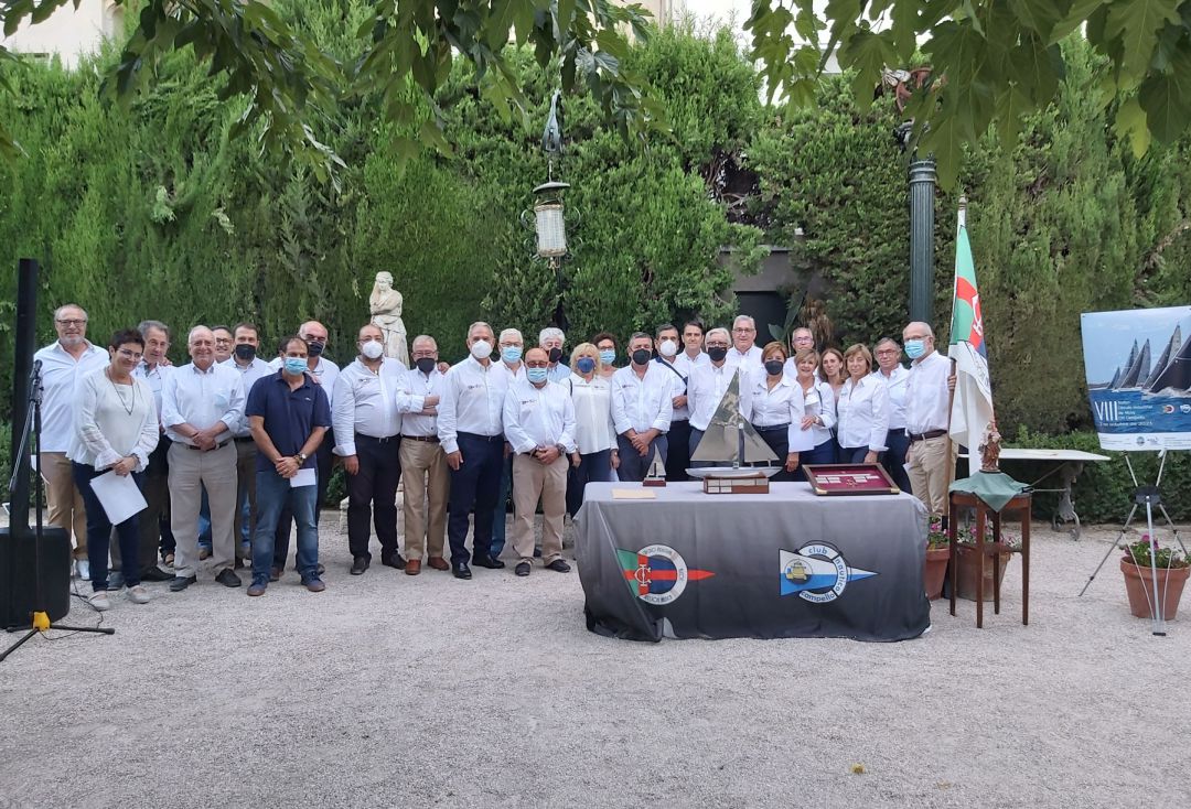 Los participantes en el acto de presentación de la VIII Regata del Círculo Industrial de Alcoy-CN Campello Los participantes en el acto de presentación de la VIII Regata del Círculo Industrial de Alcoy-CN Campello