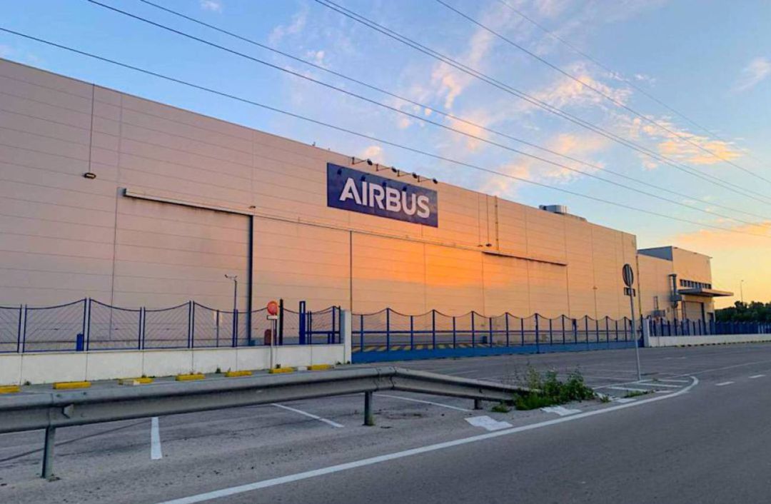 Fábrica de Airbus en Puerto Real al amanecer Fábrica de Airbus en Puerto Real al amanecer