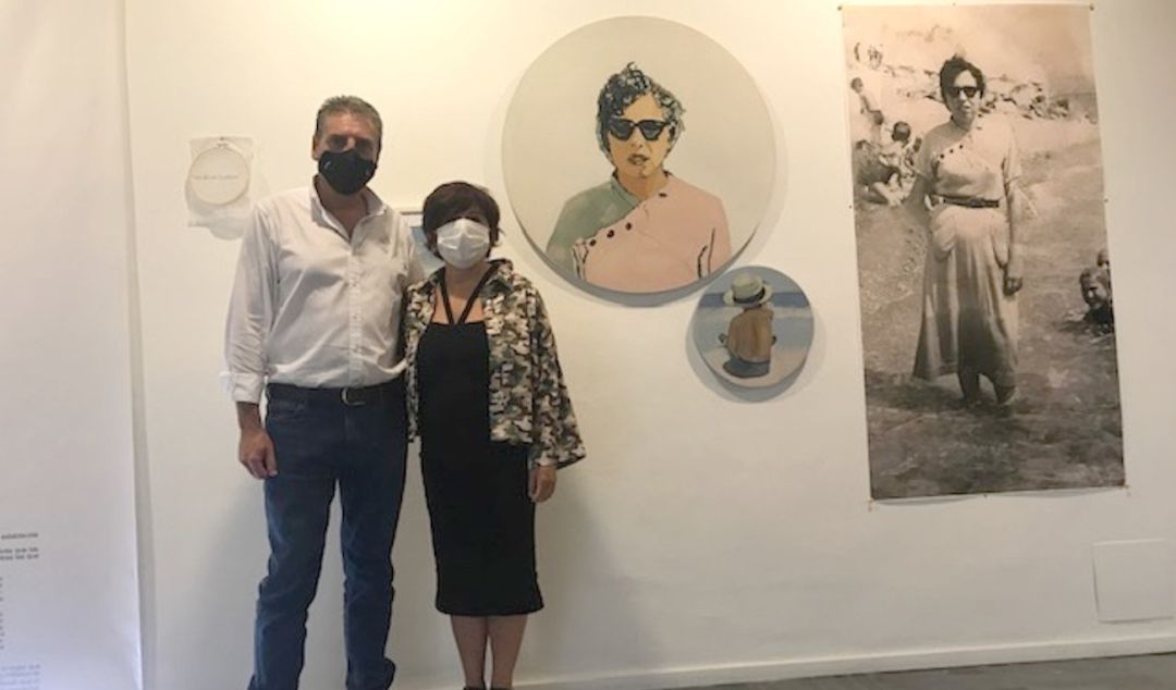 El diputado de Cultura y Deportes, Ángel Vera, y la artista, Celia Cuesta. El diputado de Cultura y Deportes, Ángel Vera, y la artista, Celia Cuesta.