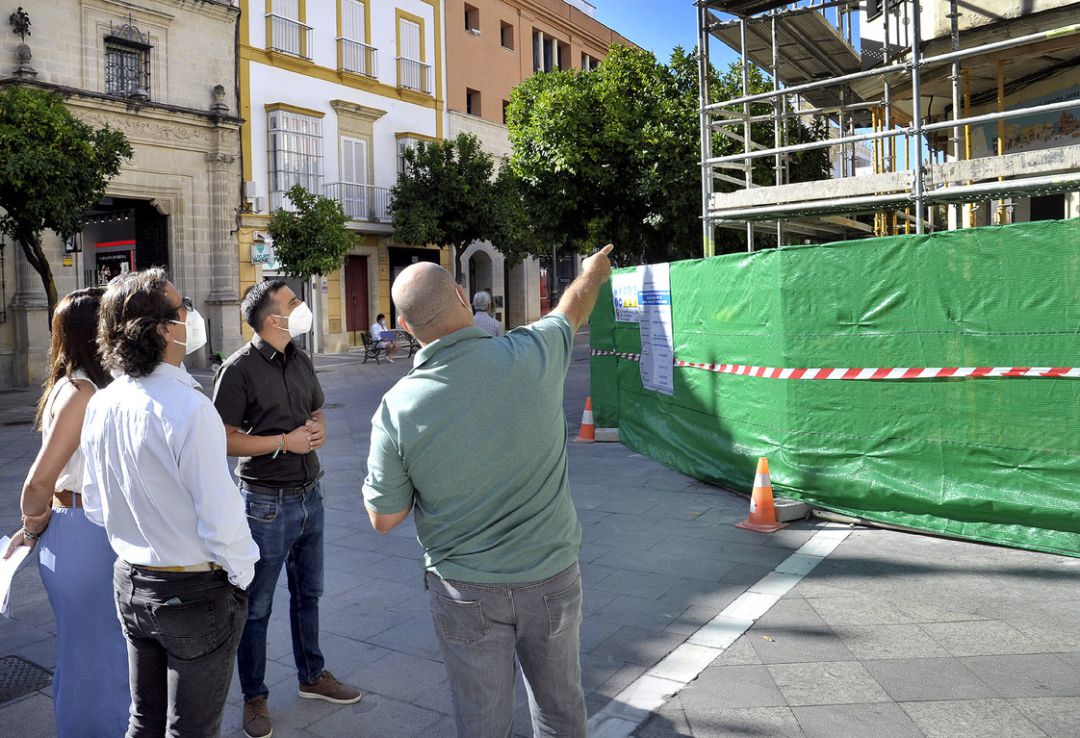Visita al histórico edficio que está siendo remodelado Visita al histórico edficio que está siendo remodelado