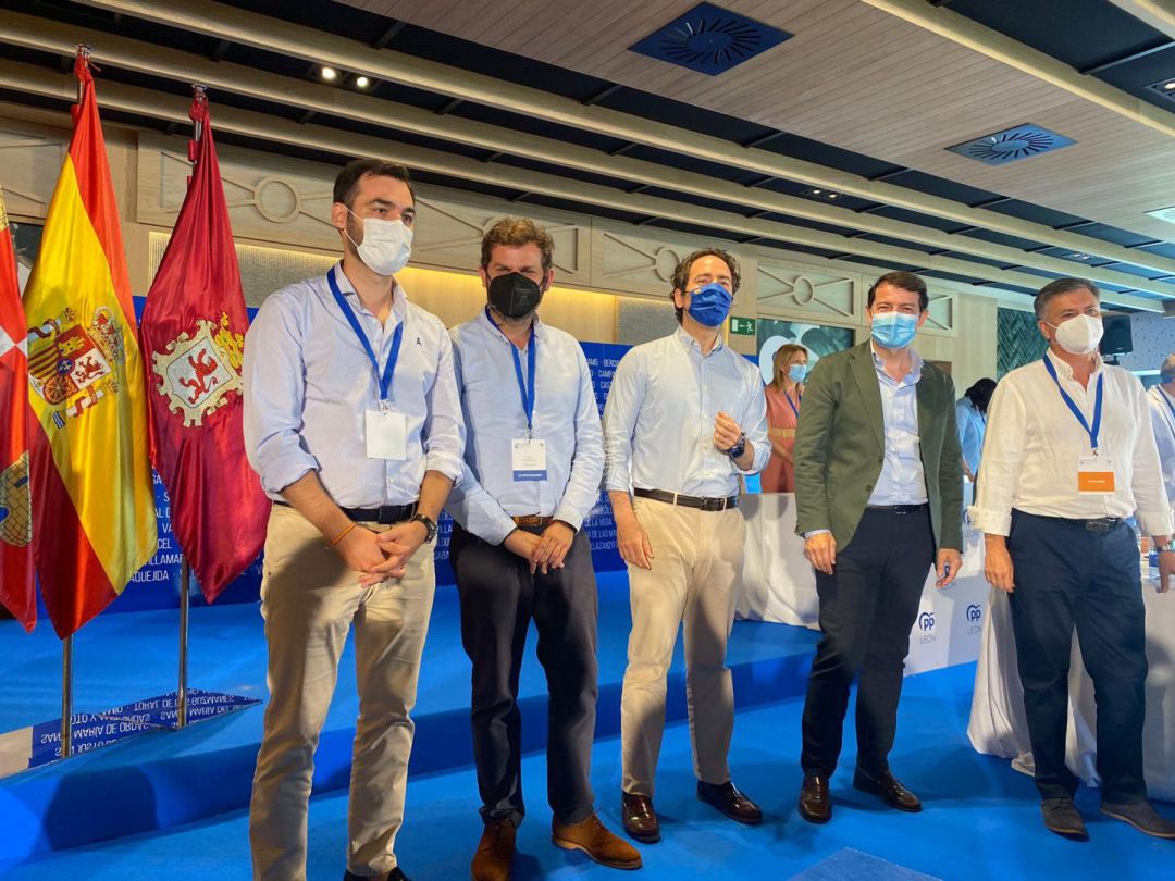 El número dos del PP Tedoro García Egea (en el centro) ha clausurado el congreso provincial del PP El número dos del PP Tedoro García Egea (en el centro) ha clausurado el congreso provincial del PP
