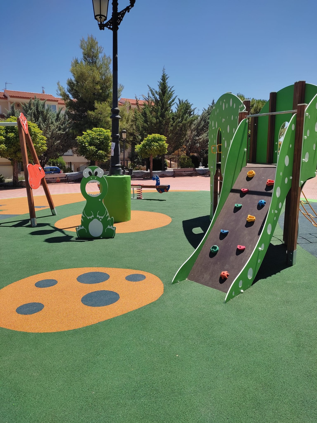 Nueva zona de juegos del Parque de "Las Olas" Nueva zona de juegos del Parque de "Las Olas"