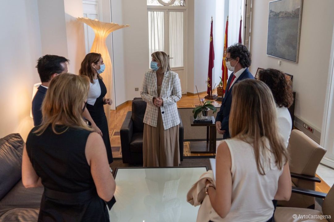 Reunión de Arroyo con el Colegio de Farmacéuticos Reunión de Arroyo con el Colegio de Farmacéuticos