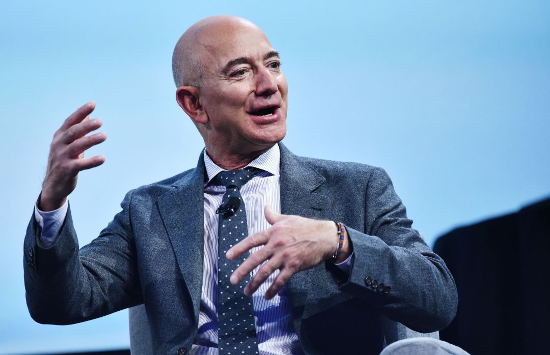 jeff Bezos, fundador de Amazon, viajará al espacio el próximo 20 de julio. jeff Bezos, fundador de Amazon, viajará al espacio el próximo 20 de julio.