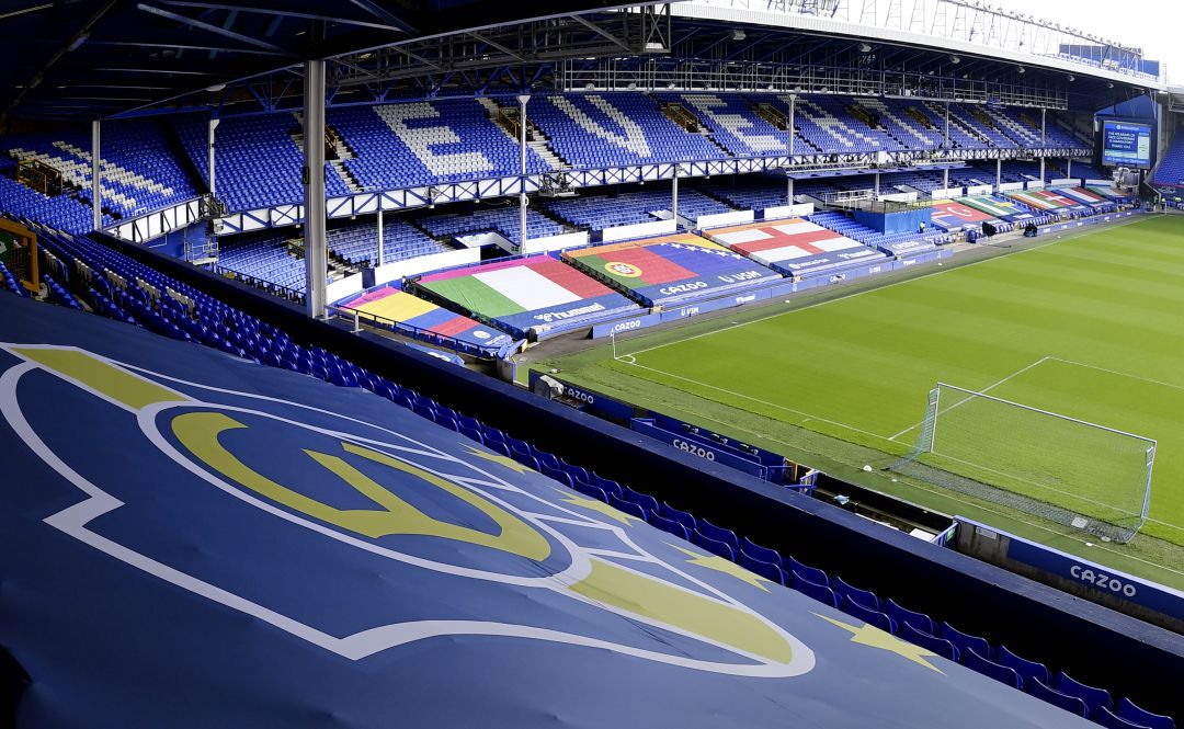 Goodison Park es el estadio del Everton. Goodison Park es el estadio del Everton.