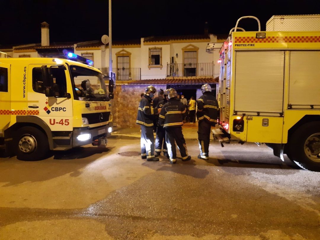 Efectivos del Consorcio Provincial de Bomberos, en imagen de archivo, actuaron en el rescate. Efectivos del Consorcio Provincial de Bomberos, en imagen de archivo, actuaron en el rescate.