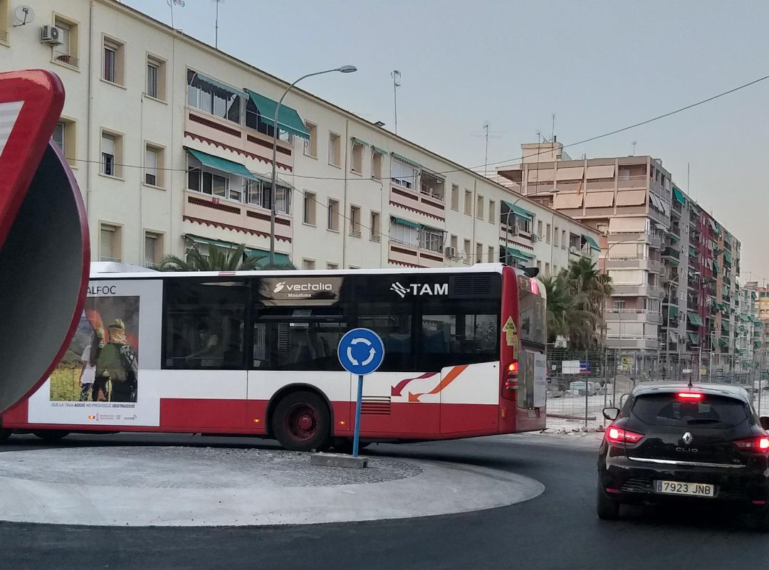 Fotografía de la rotonda de Padre Esplá Fotografía de la rotonda de Padre Esplá