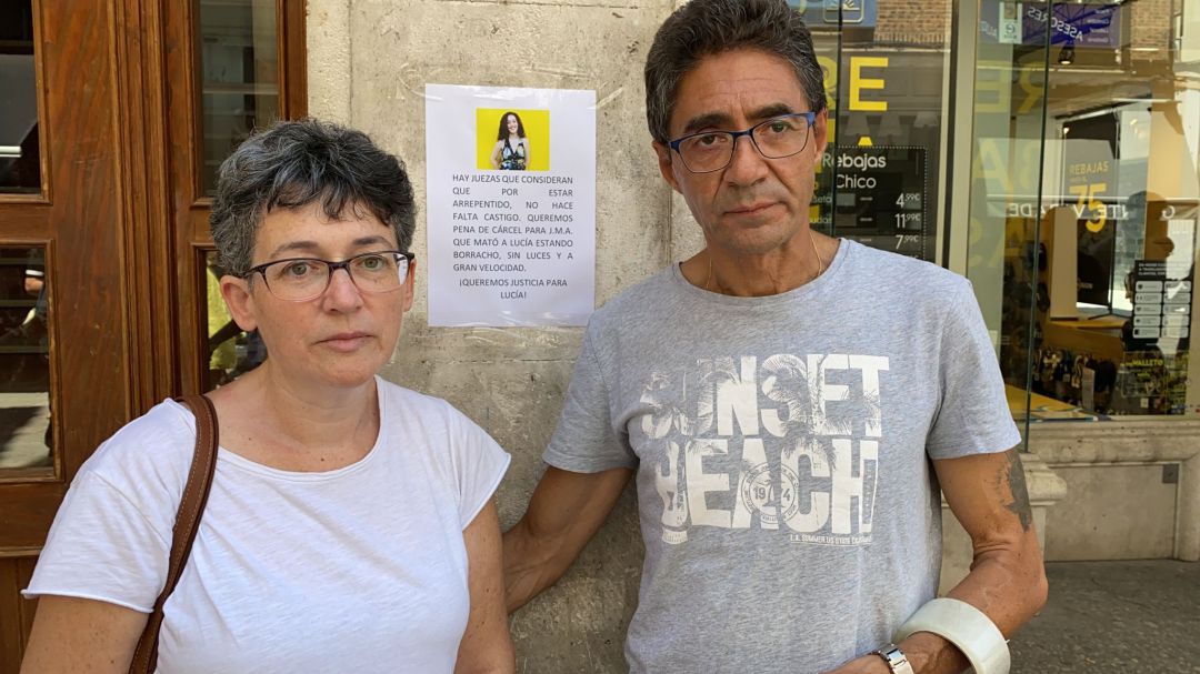 Los padres de Lucía han pegado carteles en varios puntos de Aranda pidiendo una sentencia más contundente Los padres de Lucía han pegado carteles en varios puntos de Aranda pidiendo una sentencia más contundente