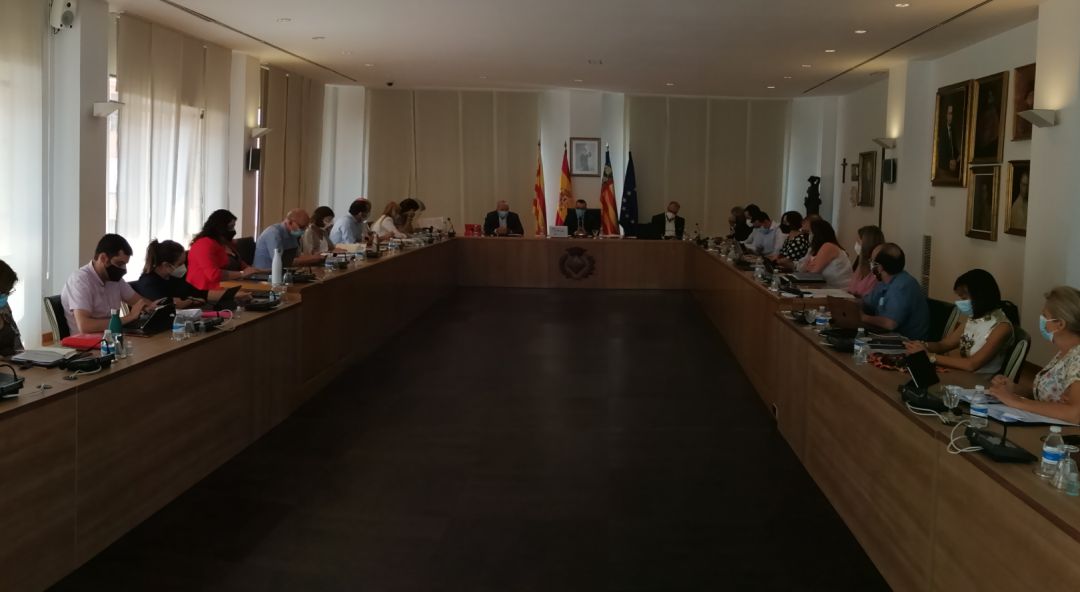 Imagen del pleno del Ayuntamiento de Vila-real. Imagen del pleno del Ayuntamiento de Vila-real.