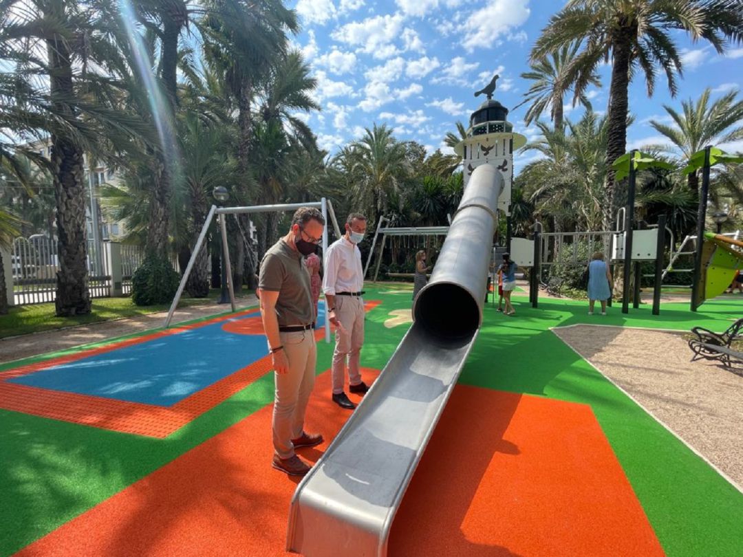 Nueva zona de juegos en el Parque Municipal Nueva zona de juegos en el Parque Municipal