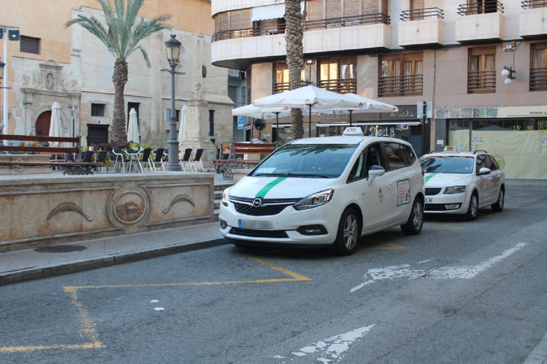 Taxis en el centro de Elche Taxis en el centro de Elche