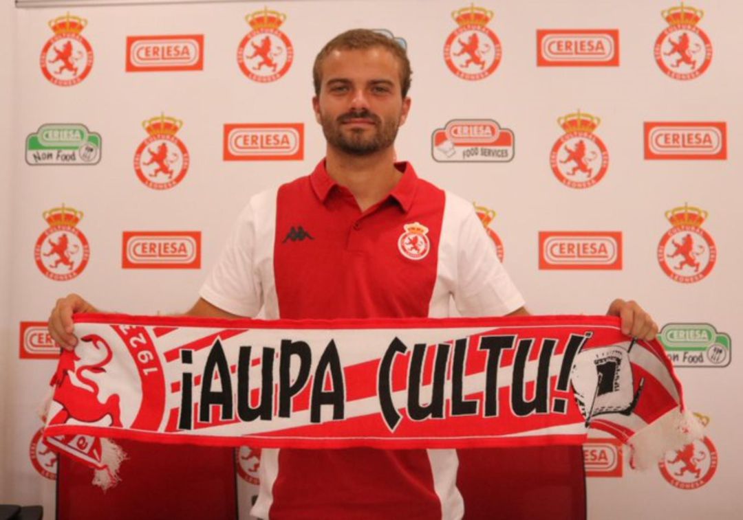 Pedro Empis en su presentación como nuevo jugador de la Cultural Pedro Empis en su presentación como nuevo jugador de la Cultural