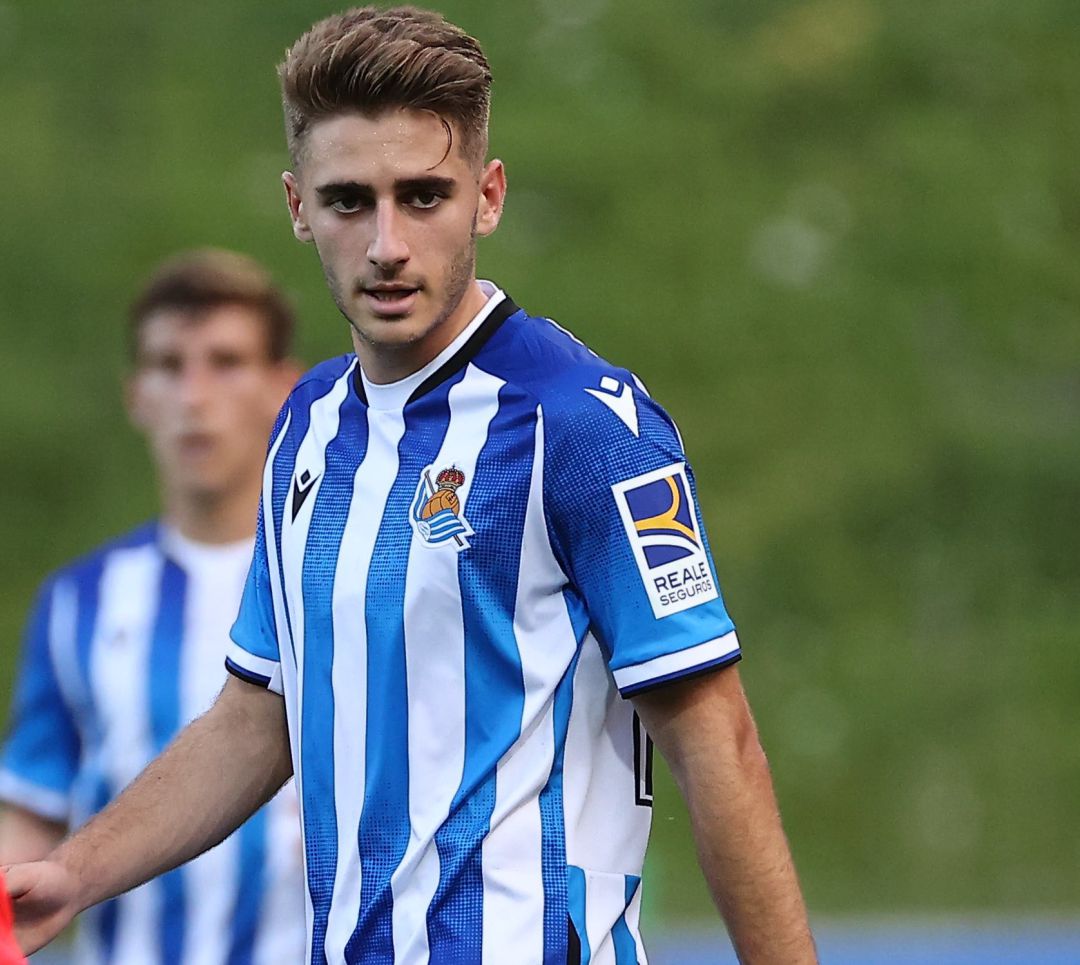 Robert Navarro en su primer partido esta pretemporada con la Real Robert Navarro en su primer partido esta pretemporada con la Real