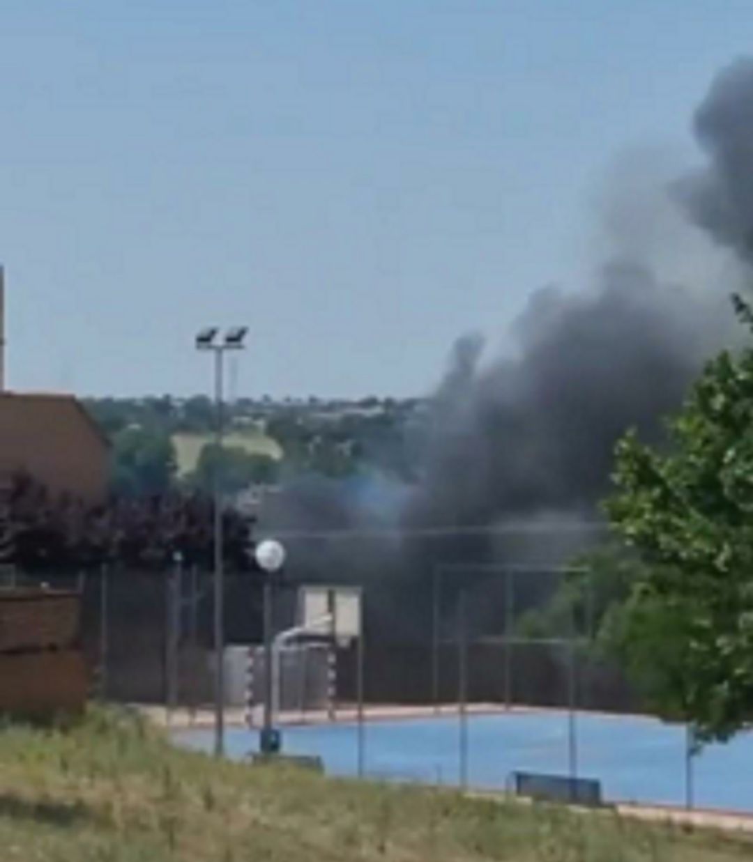 Incendio en la pasarela de Parque Coimbra - Guadarrama Incendio en la pasarela de Parque Coimbra - Guadarrama