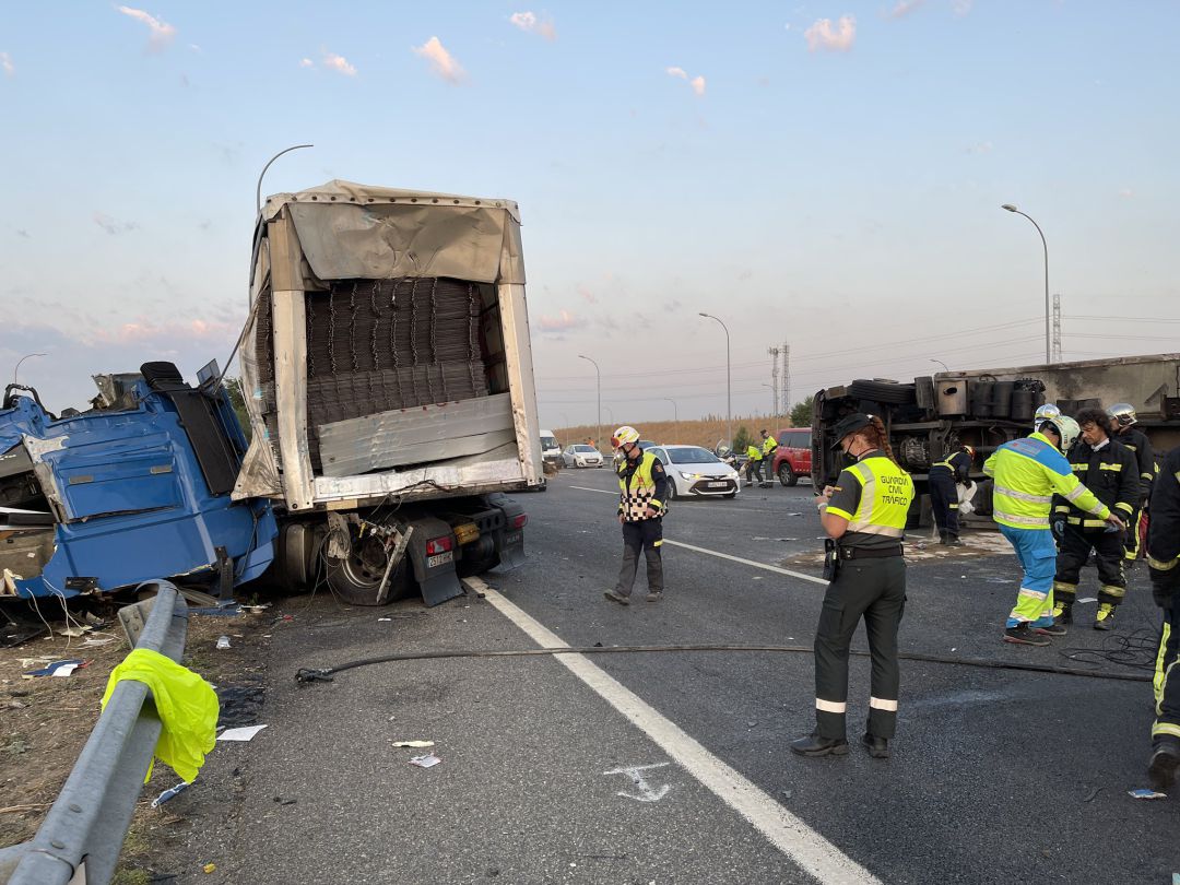 Los camiones accidentados en la M-50 Los camiones accidentados en la M-50