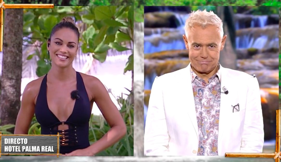 La emotiva despedida de Lara Álvarez a Jordi González por el final de 'Supervivientes'. La emotiva despedida de Lara Álvarez a Jordi González por el final de 'Supervivientes'.