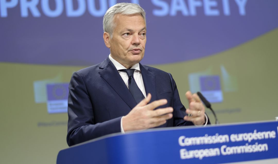 El comisario europeo de Justicia, el belga Didier Reynders, comparece en la sala de prensa de la Comisión en Bruselas. El comisario europeo de Justicia, el belga Didier Reynders, comparece en la sala de prensa de la Comisión en Bruselas.