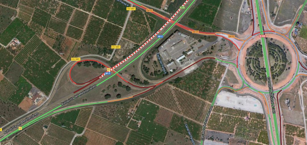 Tráfico en la zona afectada por el accidente Tráfico en la zona afectada por el accidente