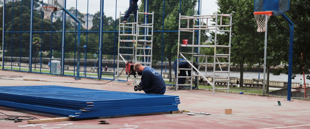 Trabajos en las pistas deportivas de O Burgo Trabajos en las pistas deportivas de O Burgo