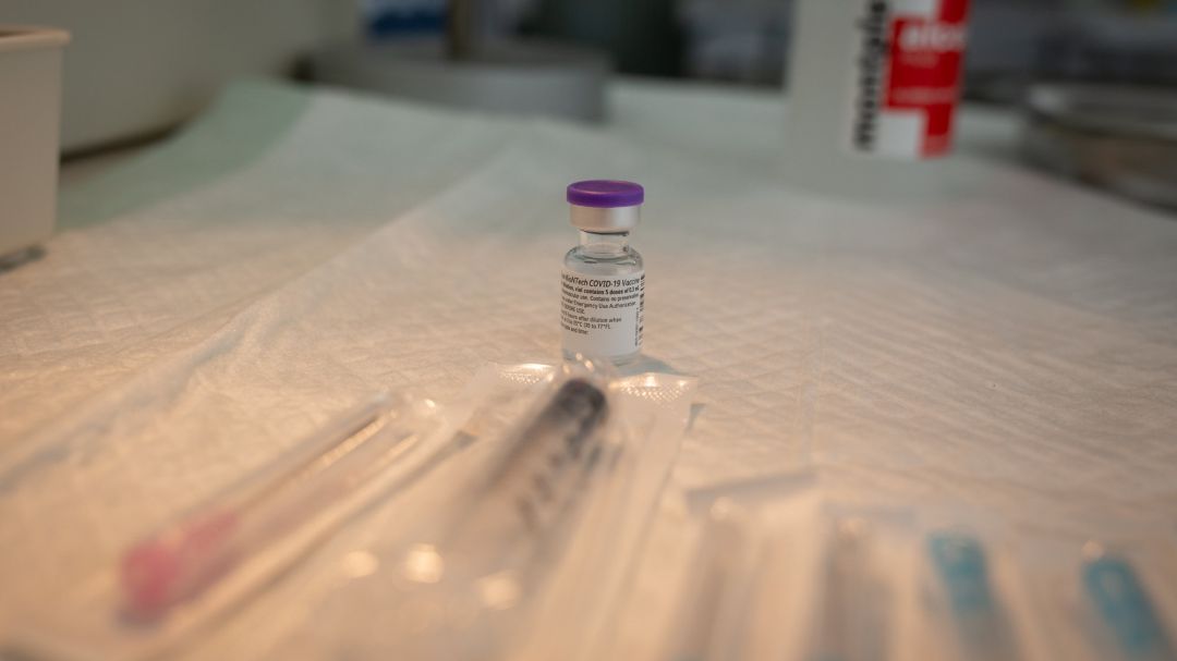 Una dosis de la vacuna de Pfizer-BioNtech contra el COVID-19. Una dosis de la vacuna de Pfizer-BioNtech contra el COVID-19.