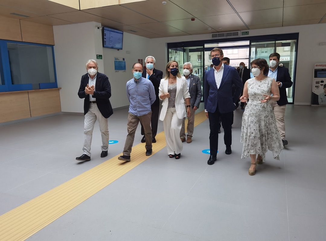 Feijóo en su visita a la estación de autobuses Feijóo en su visita a la estación de autobuses