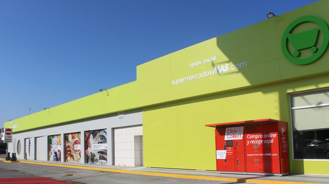 Fachada de un supermercado MAS Fachada de un supermercado MAS