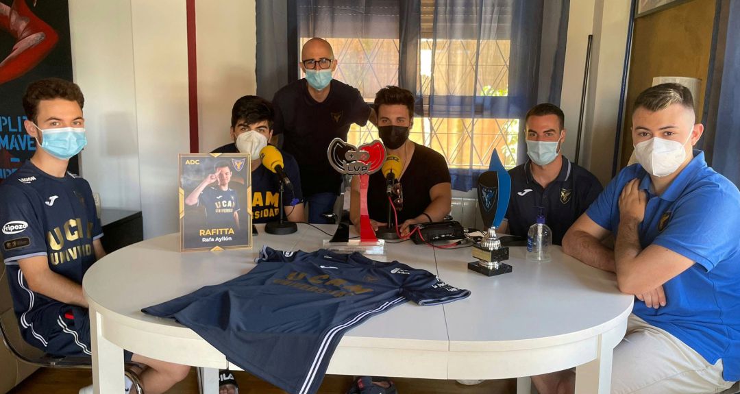 De izquierda a derecha: Rafitta, Saba, Ismael Marín, Rubén González, Manu Sanz y Rubén Albuquerque De izquierda a derecha: Rafitta, Saba, Ismael Marín, Rubén González, Manu Sanz y Rubén Albuquerque
