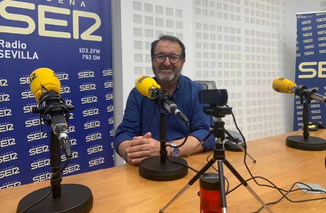 Juan Ávila, alcalde de Carmona, en el programa Hoy por Hoy Sevilla Juan Ávila, alcalde de Carmona, en el programa Hoy por Hoy Sevilla