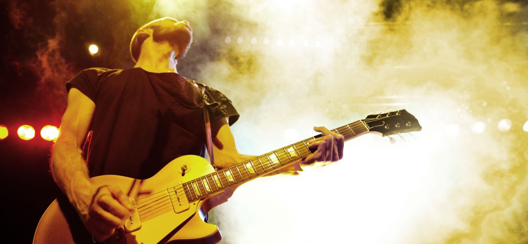 Las actuaciones musicales serán tributos o artistas locales Las actuaciones musicales serán tributos o artistas locales