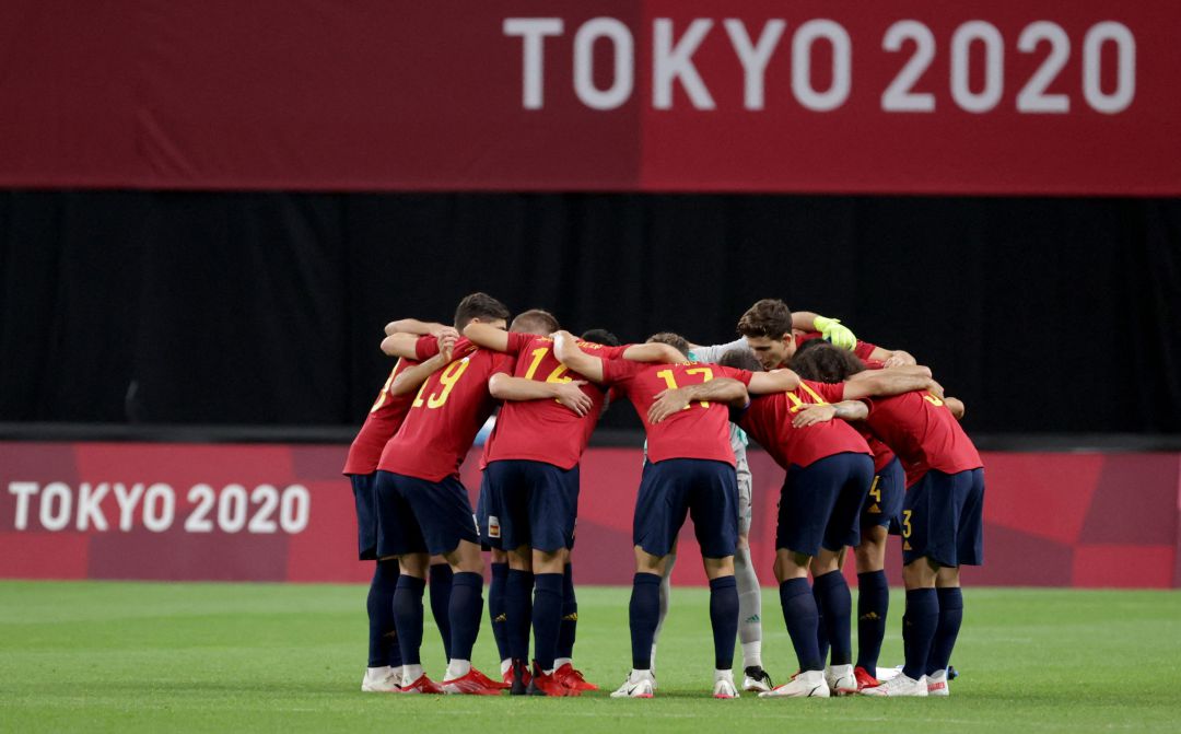 El equipo español de fútbol afronta los cuartos de final ante Costa de Marfil. El equipo español de fútbol afronta los cuartos de final ante Costa de Marfil.